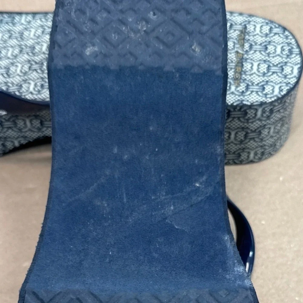 Tory Burch Navy White Link Pattern Wedge Flip Flop Sandals Gold Logo Medallion